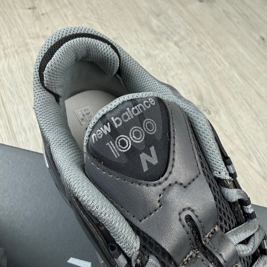 New Balance '1000F' Sneakers - Metallic Black