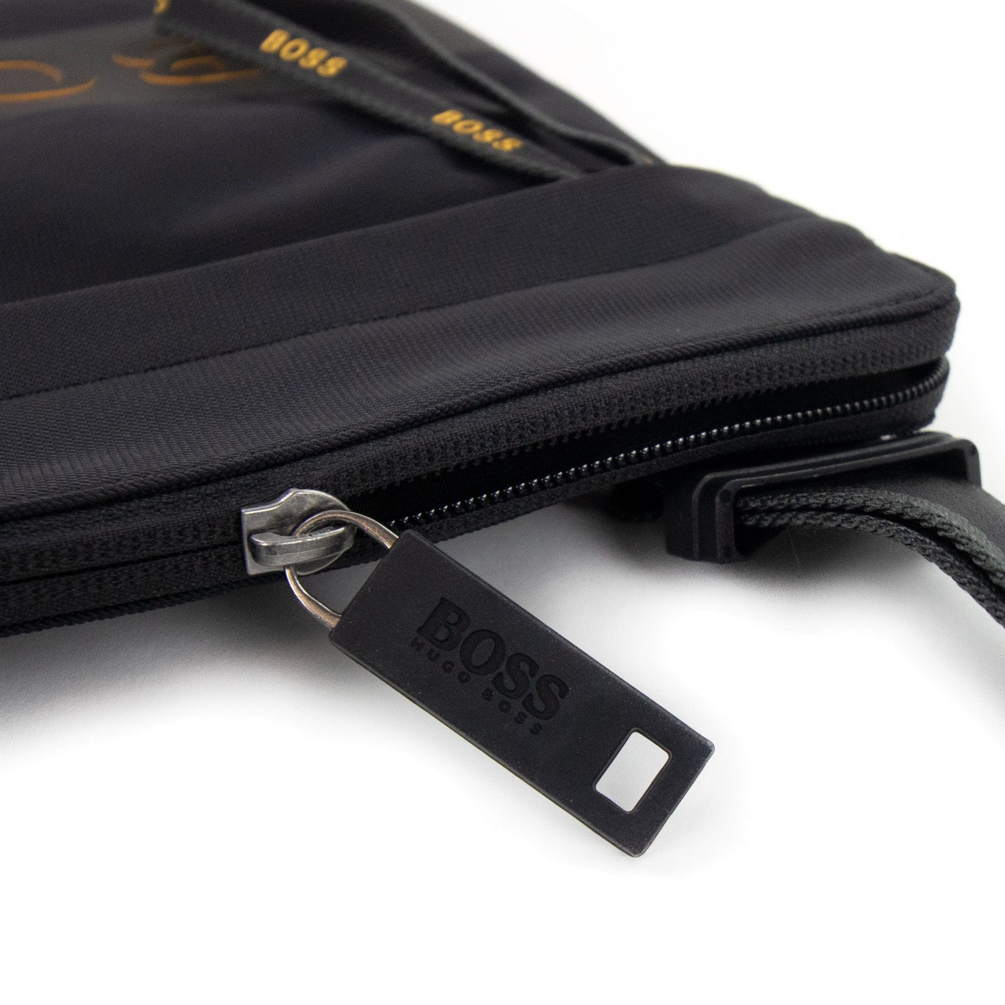 Hugo Boss Magnified B Enveloped Bag Black 001