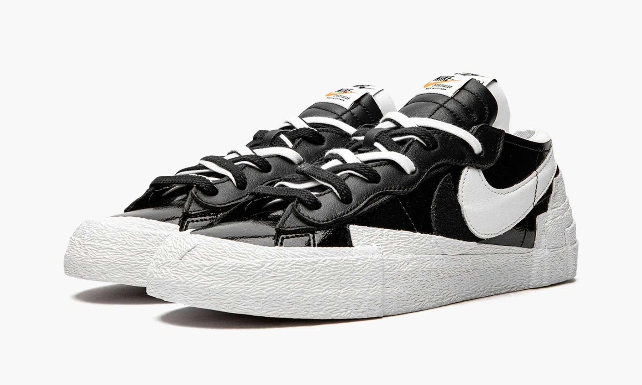 NIKE BLAZER LOW SACAI BLACK PATENT LEATHER