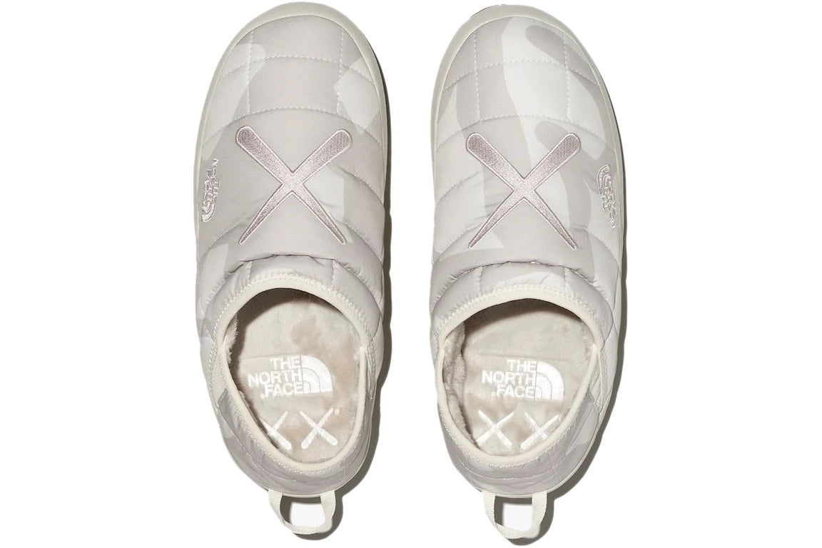 KAWS X THE NORTH FACE THERMOBALL TRACTION MULE VP MOONLIGHT IVORY (W)