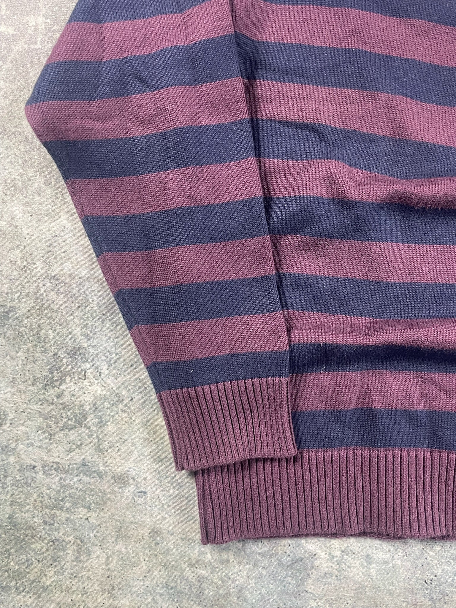 Lacoste Sweater (M-L)