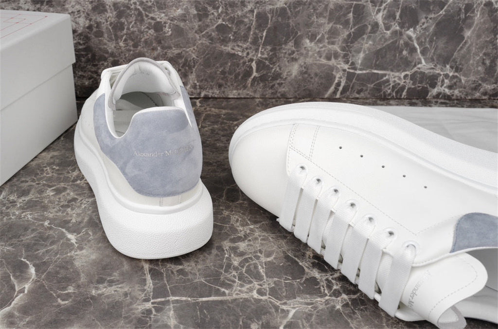ALEXANDER MCQUEEN BIANCHE CON RETRO IN CAMOSCIO CELESTE