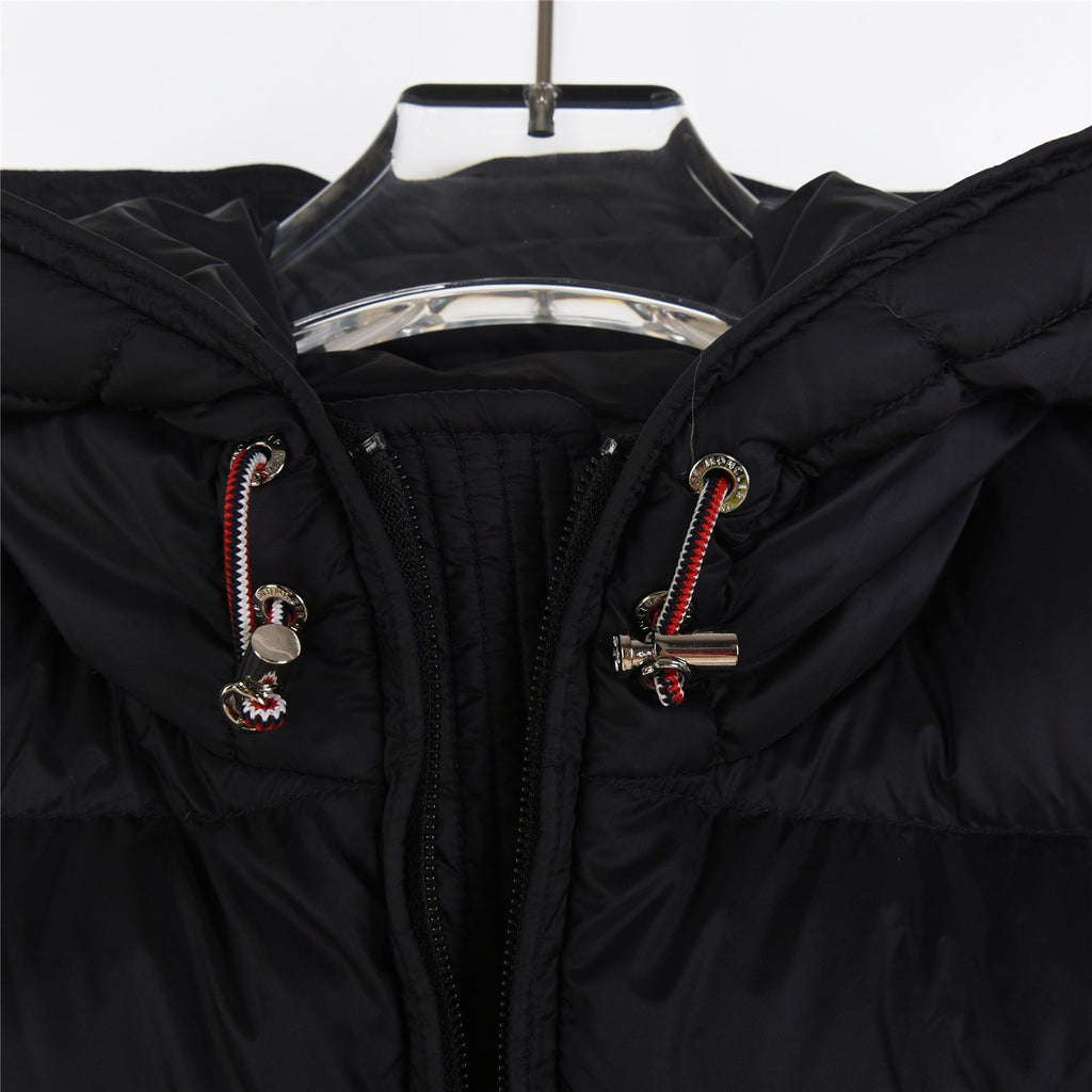 Smanicato moncler