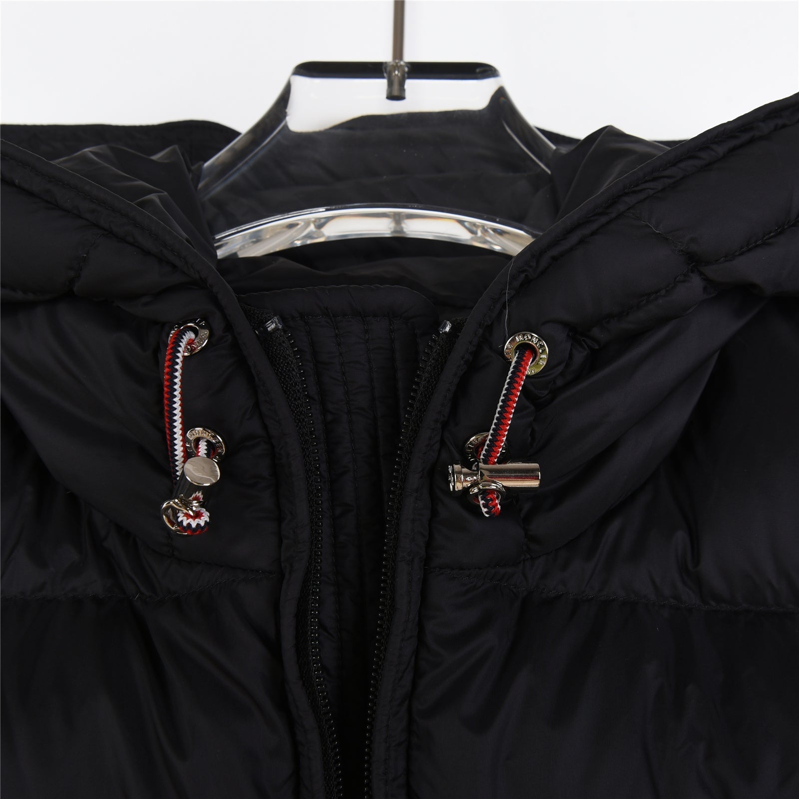 Smanicato moncler