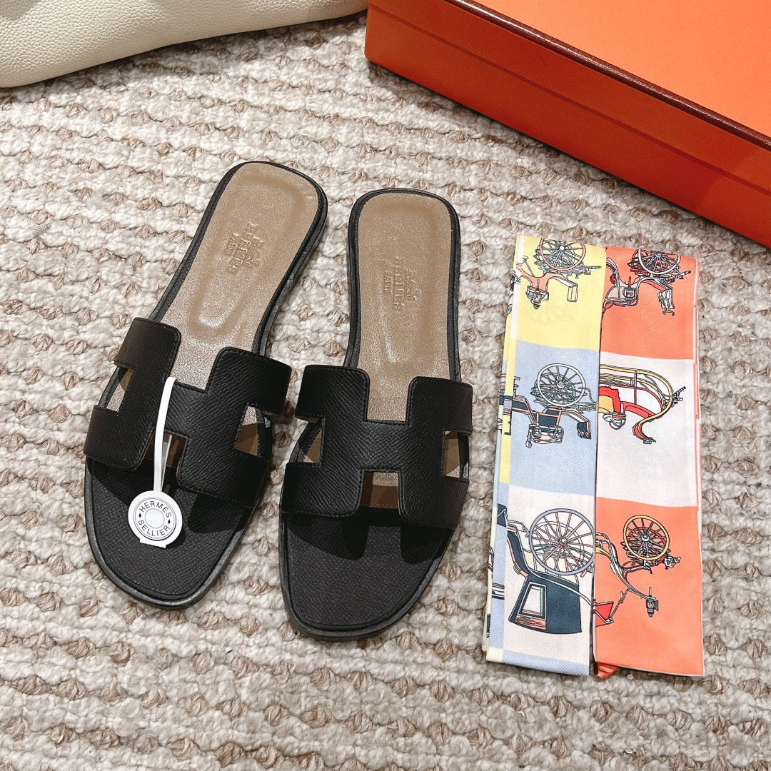 Hermes black