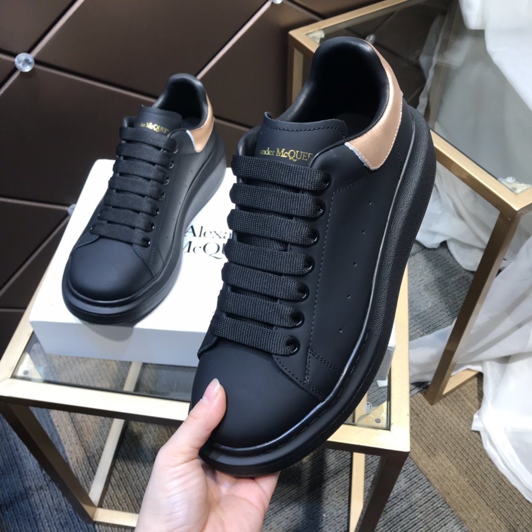 ALEXANDER MCQUEEN NERE CON RETRO ORO