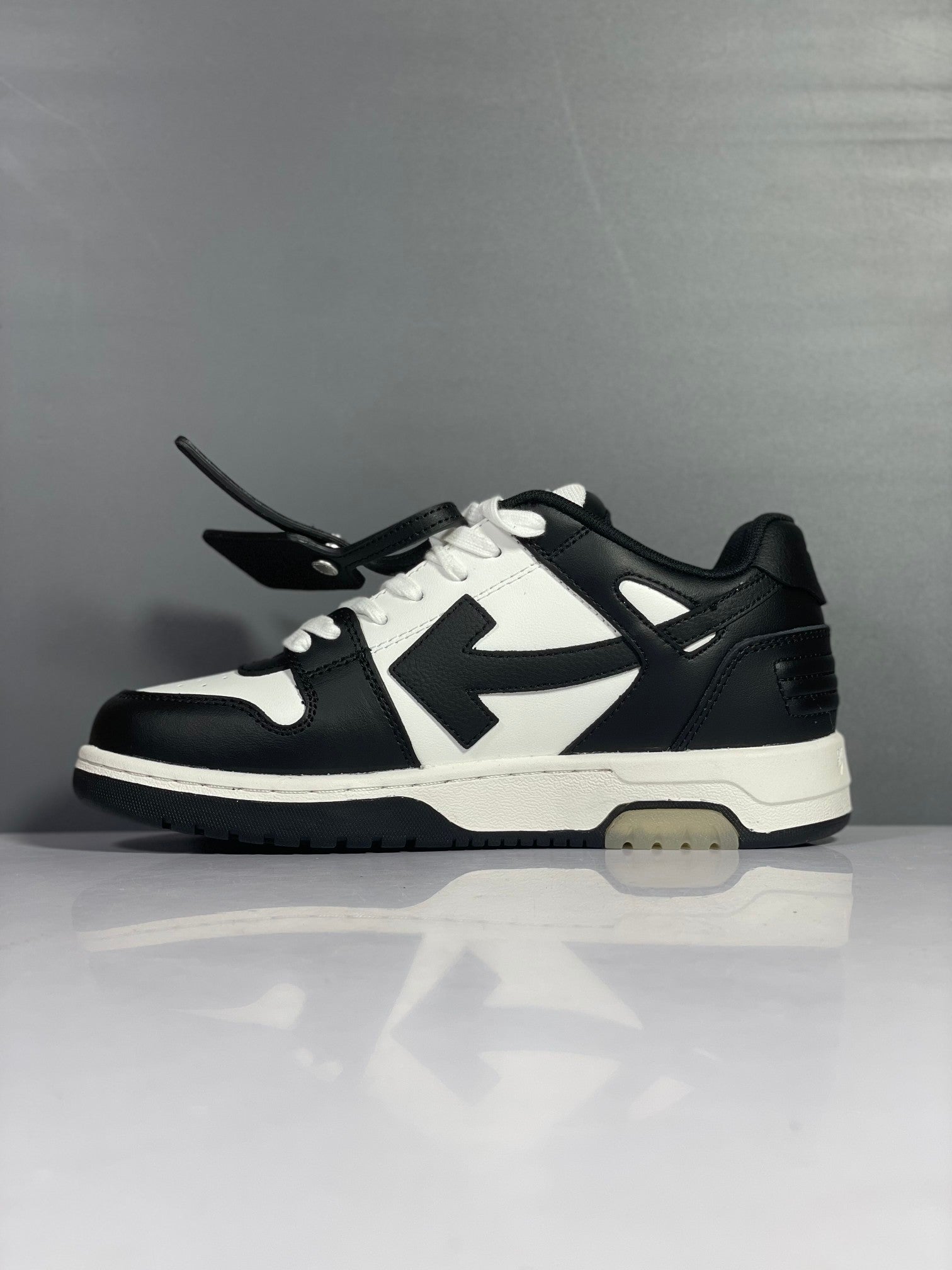 OFF-WHITE Out Of Office