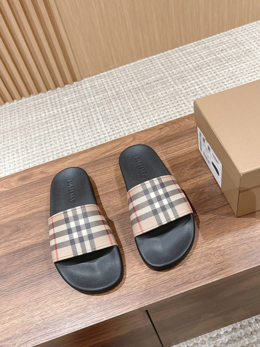 Slippers Burberry