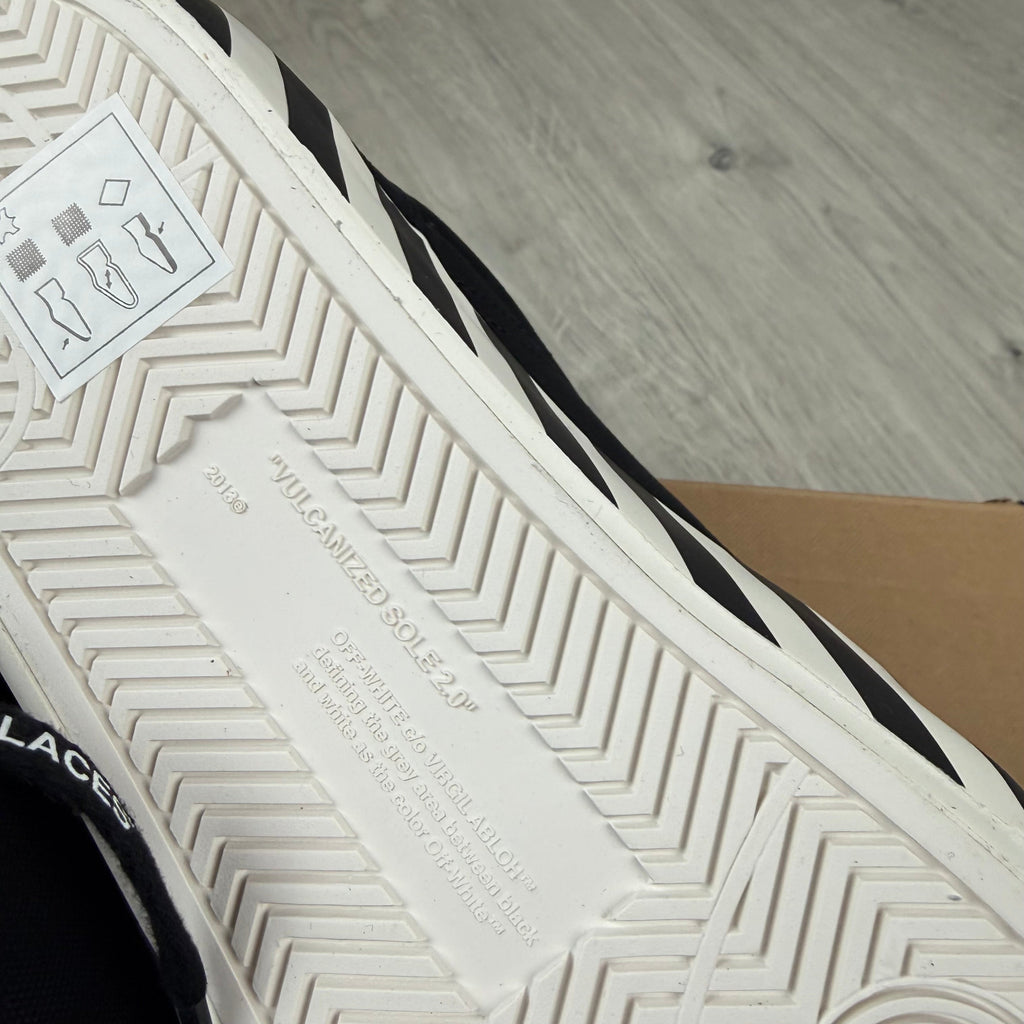 Off-White 'Vulcanized Undercut' Sneakers - Black