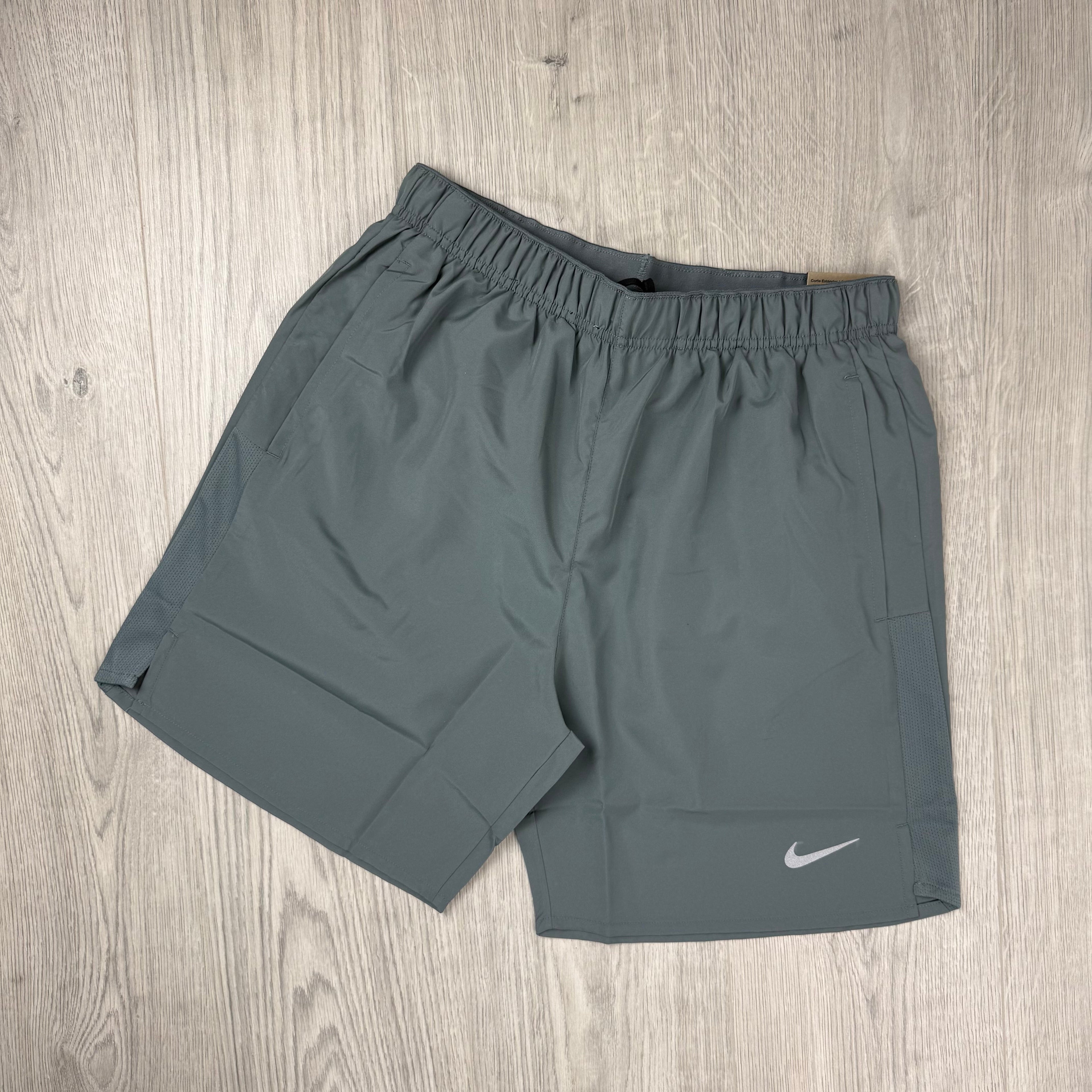Nike 'Miler' Set - Crimson/Smoke Grey