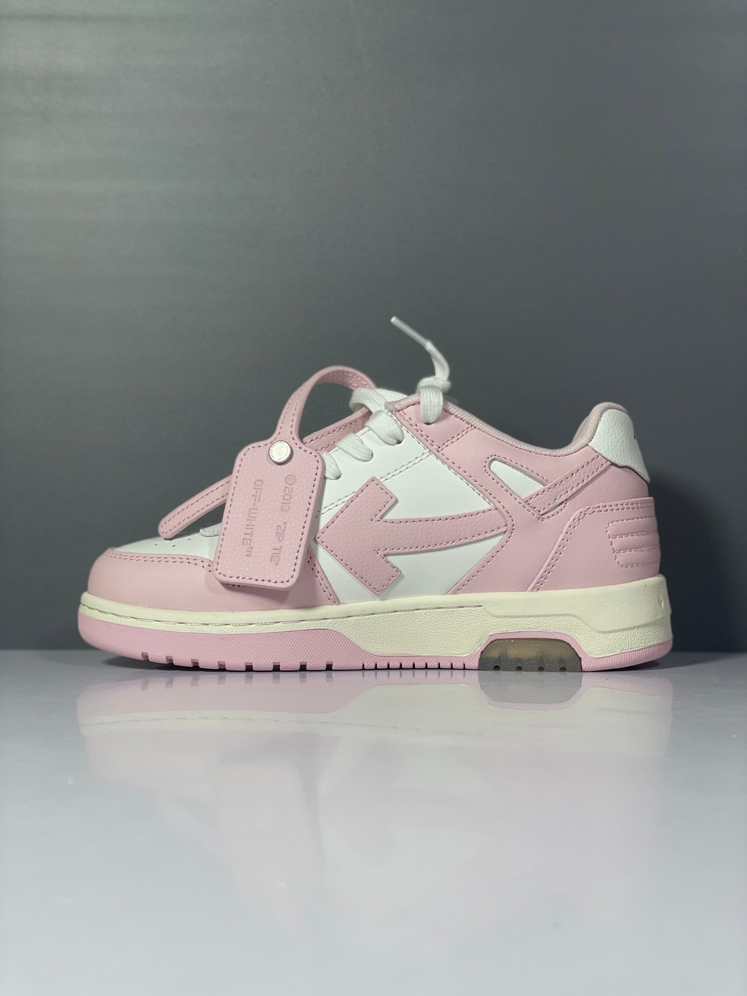 OFF-WHITE Out Of Office