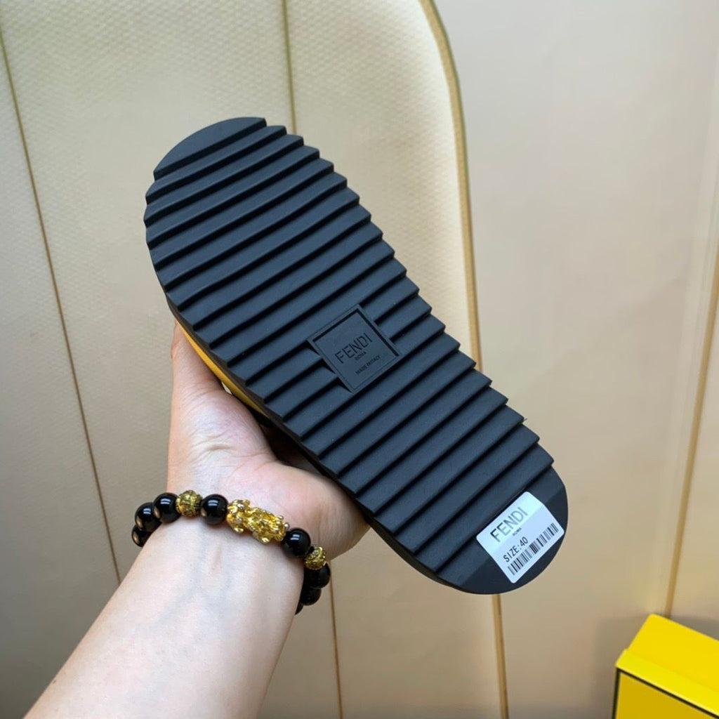 Slippers Fend