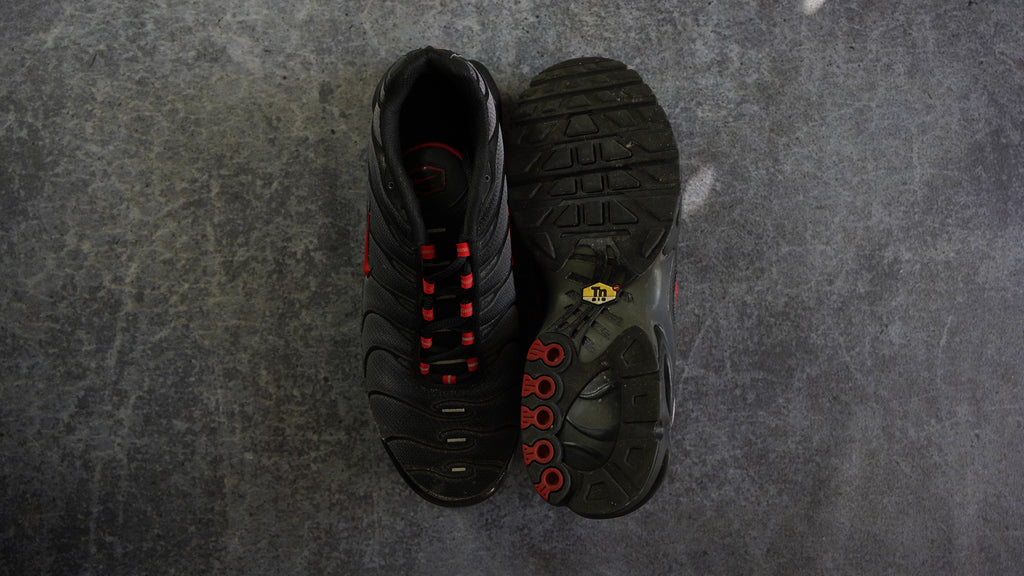 Nike TN Air Max Plus 'Black Gradient Red' (45)