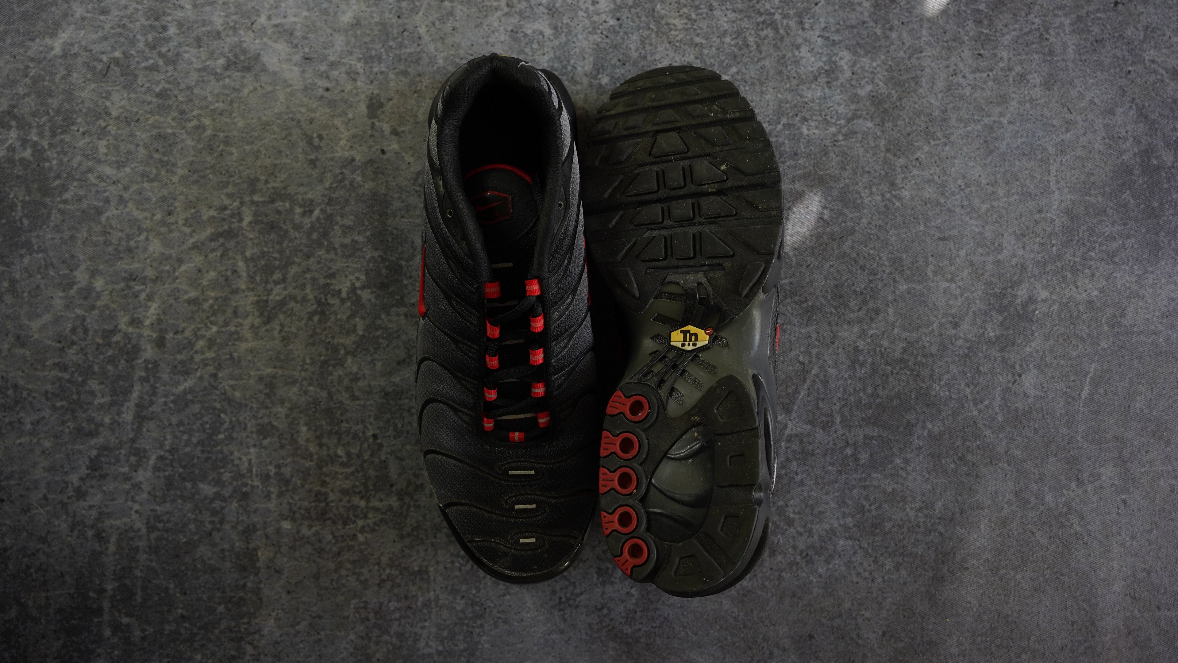 Nike TN Air Max Plus 'Black Gradient Red' (45)