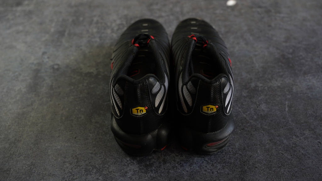 Nike TN Air Max Plus 'Black Gradient Red' (45)