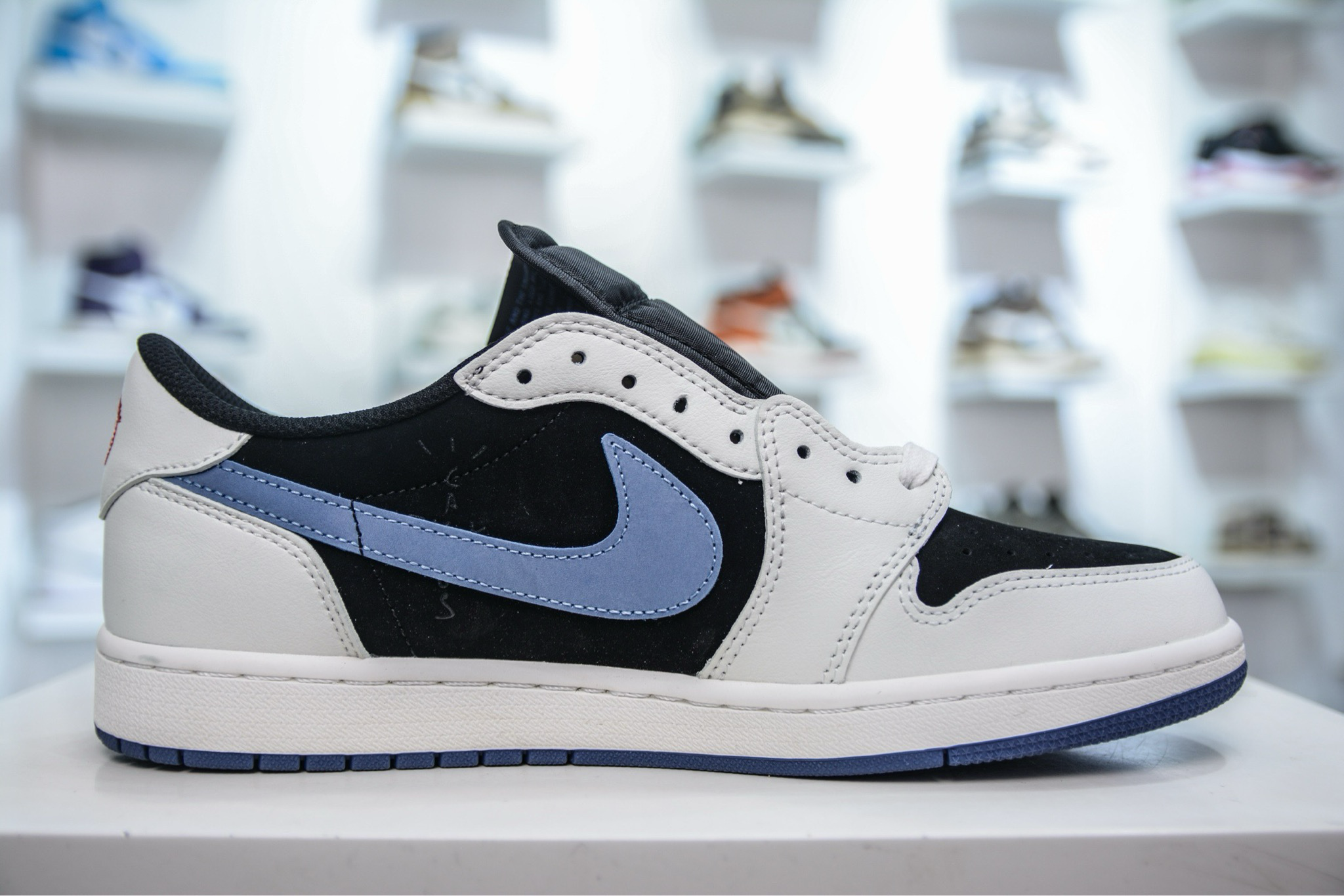 Air Jordan 1 Low x Travis Scott