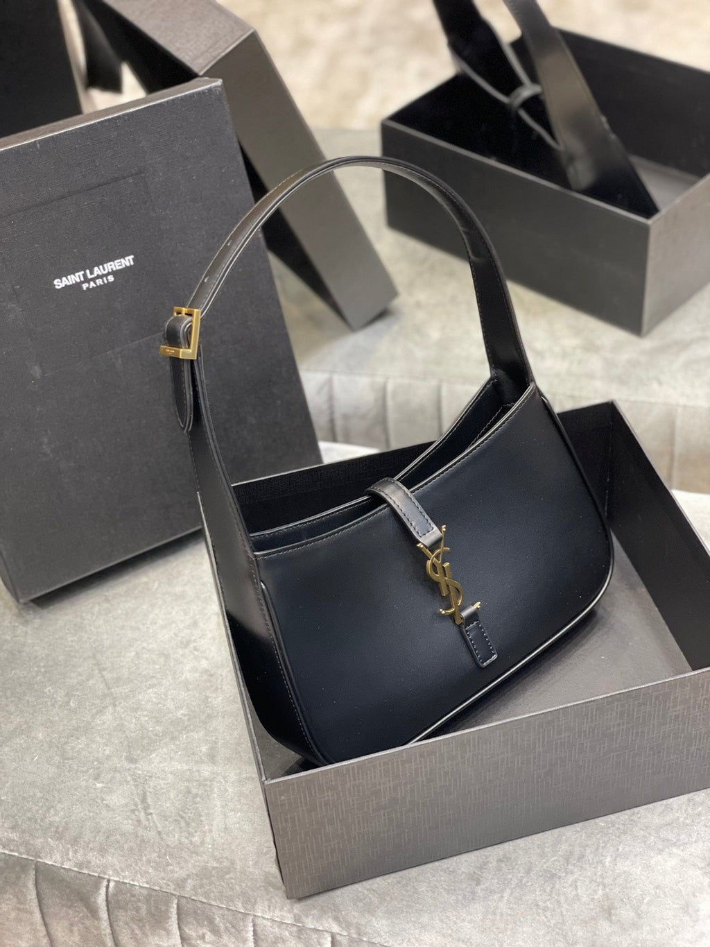 Borsa YSL