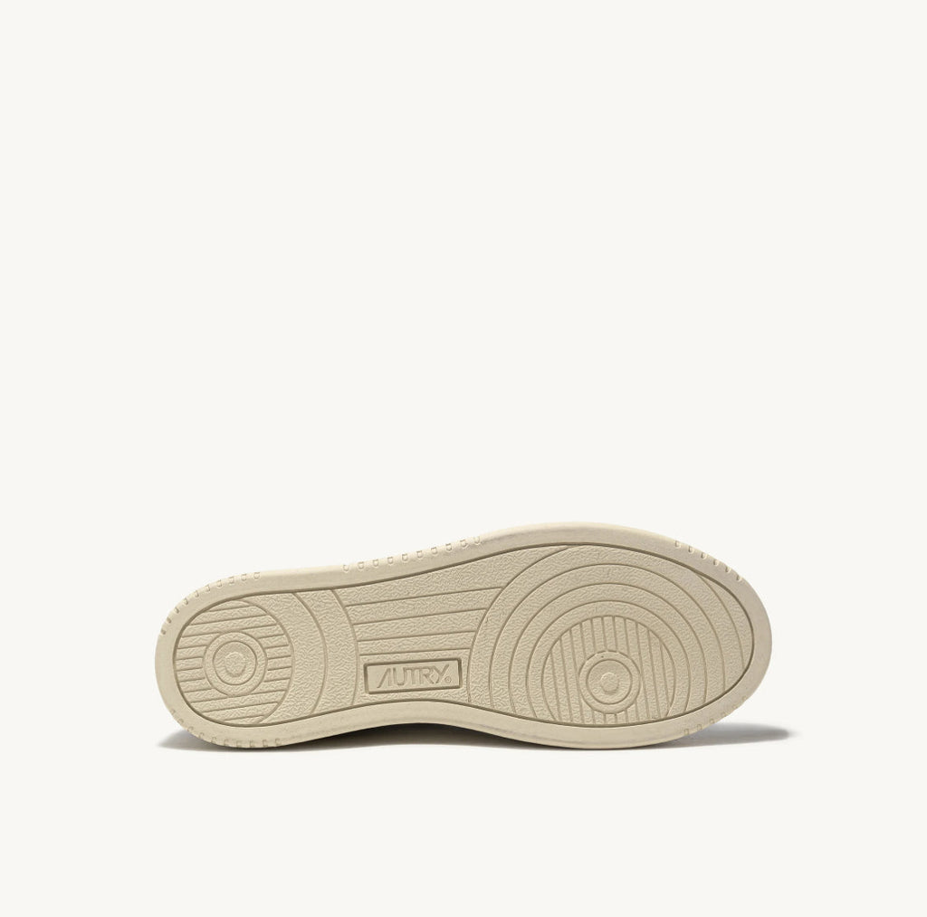 MEDALIST SNEAKERS