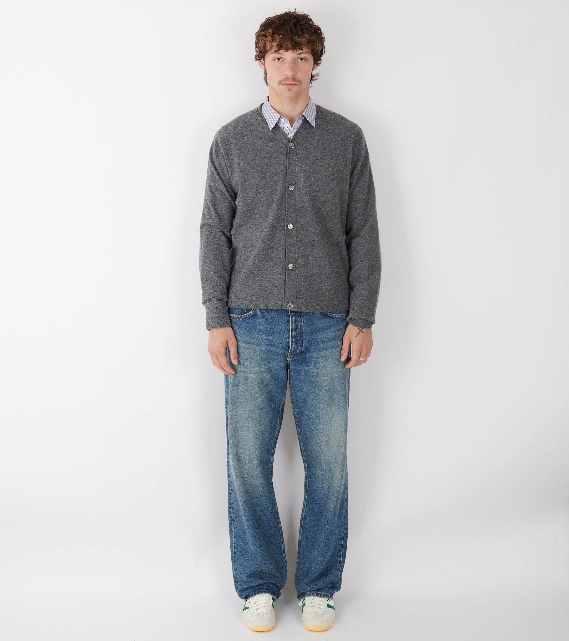 V-neck Lambswool Cardigan Grey