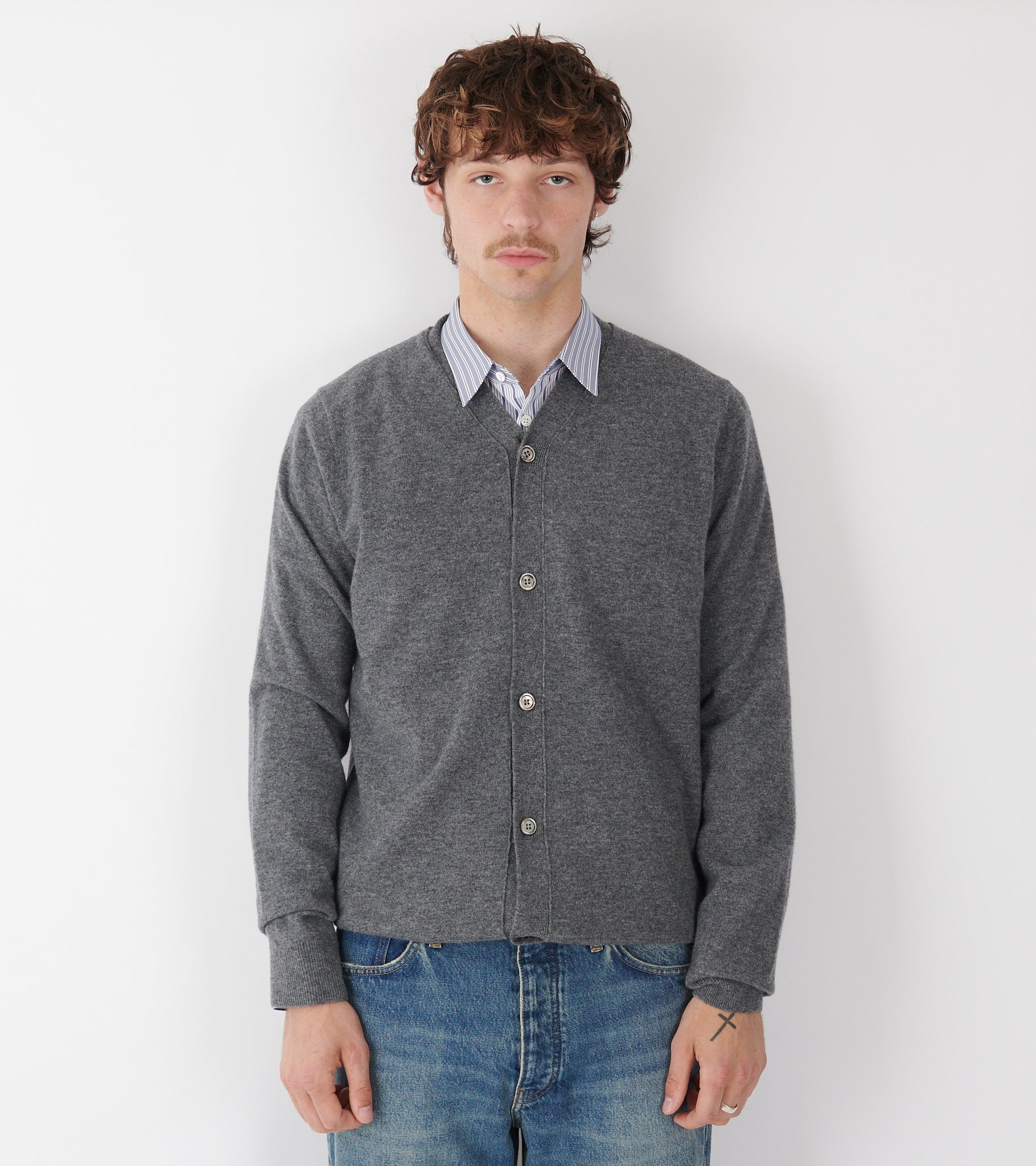 V-neck Lambswool Cardigan Grey