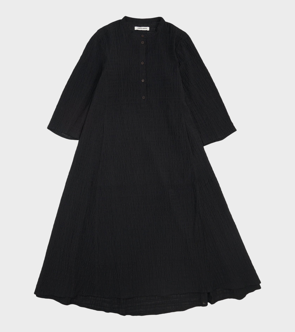 Low Pulse Dress Black