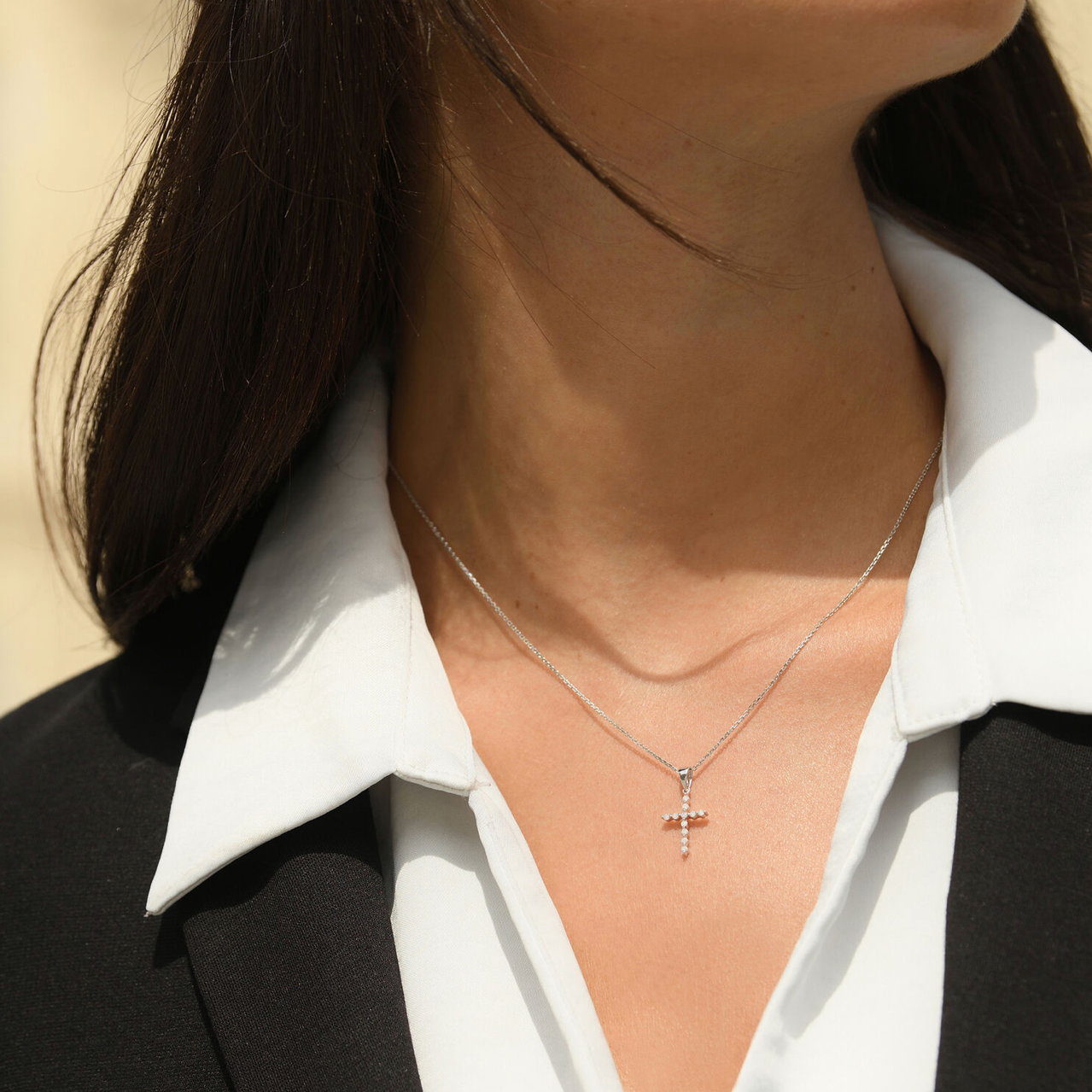 Women’s 9ct White Gold 0.100ct Diamond Cross Necklace