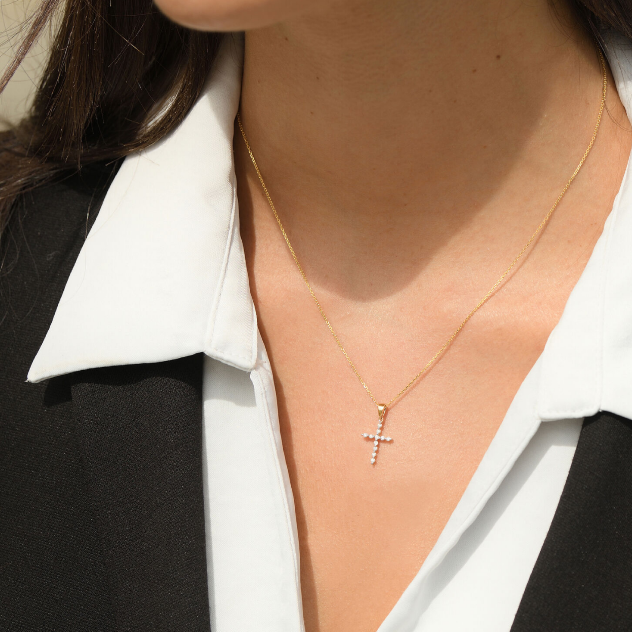 Women’s 9ct Yellow Gold 0.100ct Diamond Cross Necklace