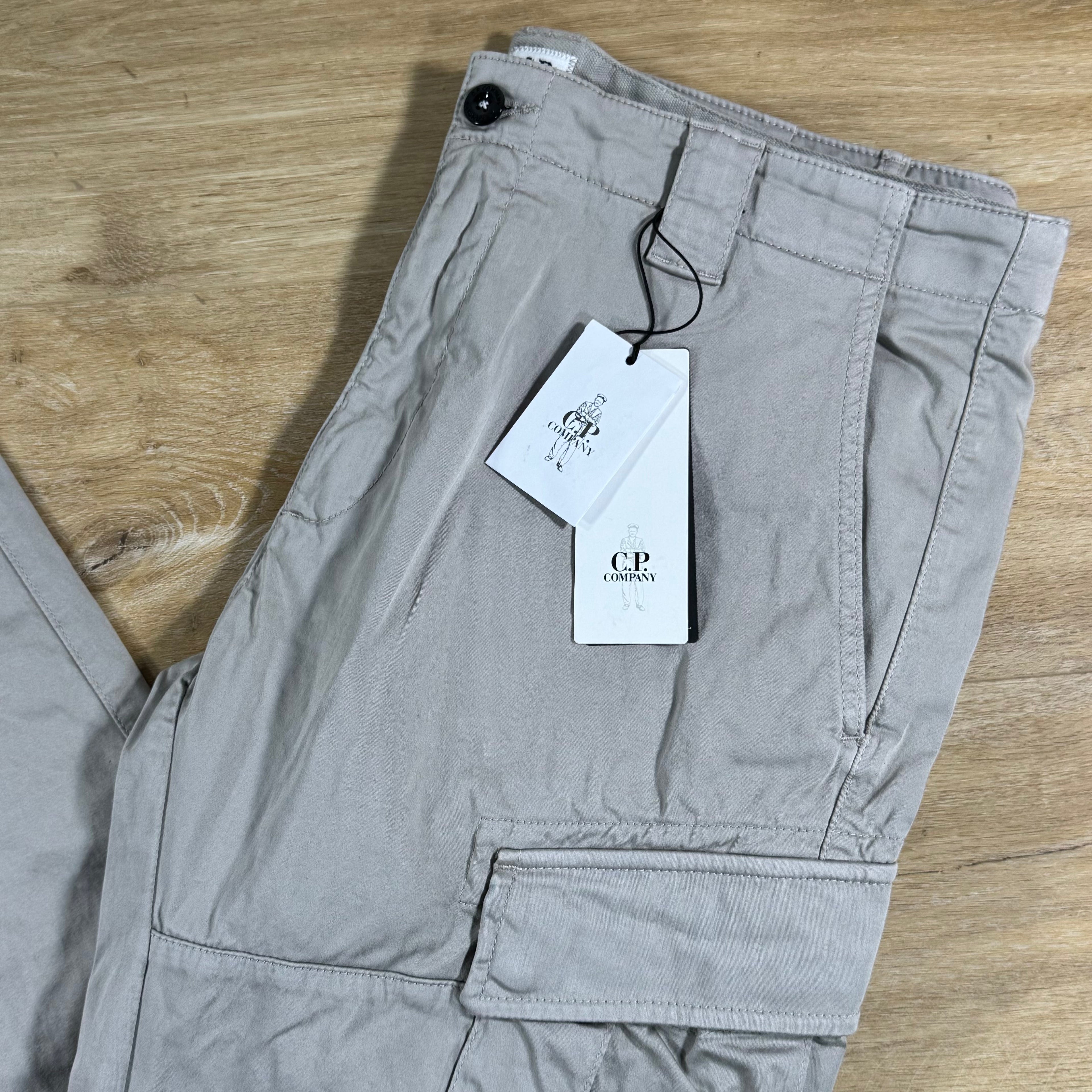 C.P. Company Stretch Sateen Ergonomic Lens Cargo Pants in Dove