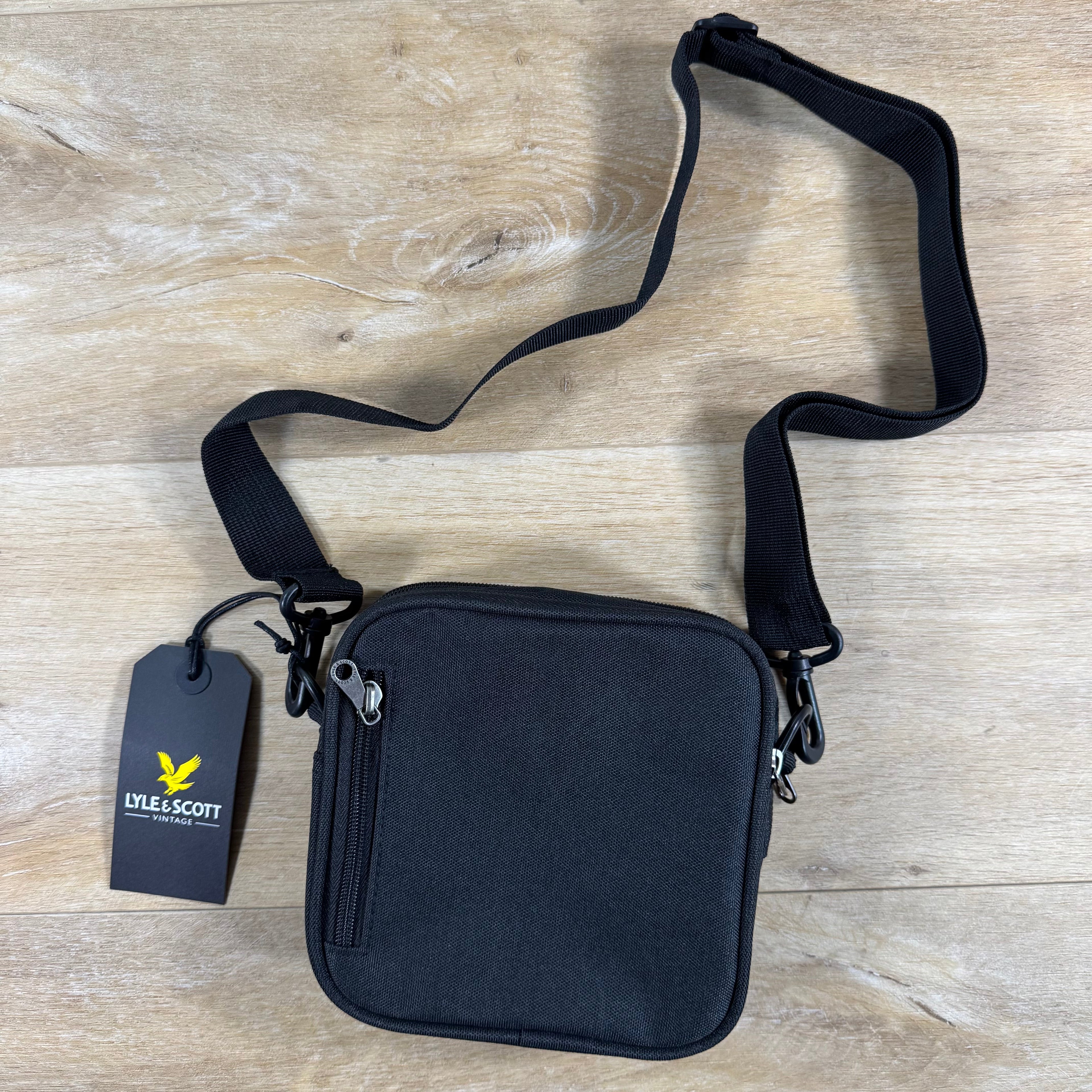 Lyle & Scott Crossbody Bag in Black