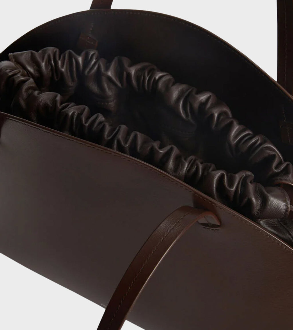 Curve Shoulder Medium Back Dark Earth