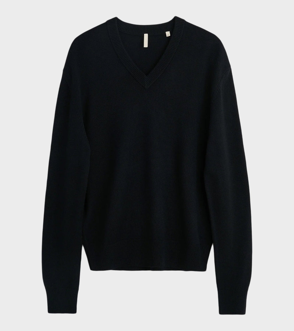 Moon Merino V Neck Black