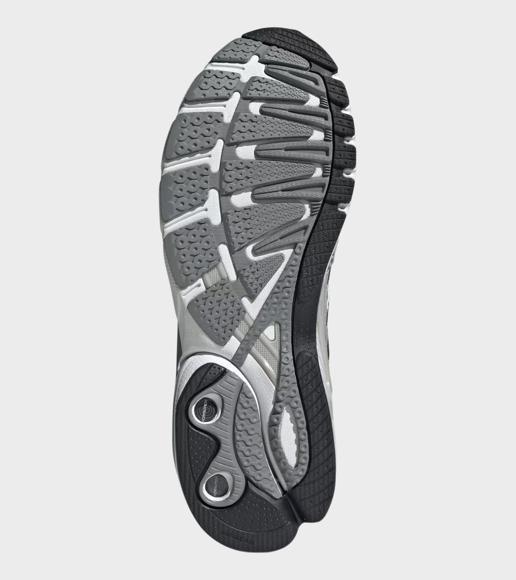 Adistar Control 5 Grey Three/Core Black/Silver Metallic