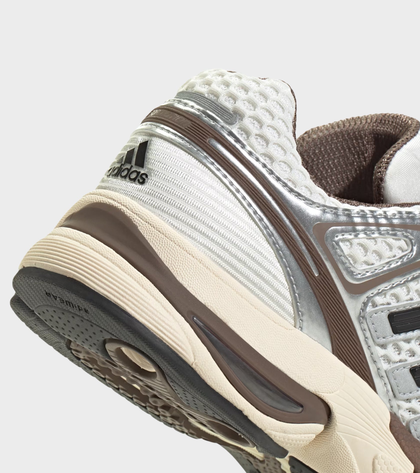 Adistar Control 5 Cloud White/Core Black
