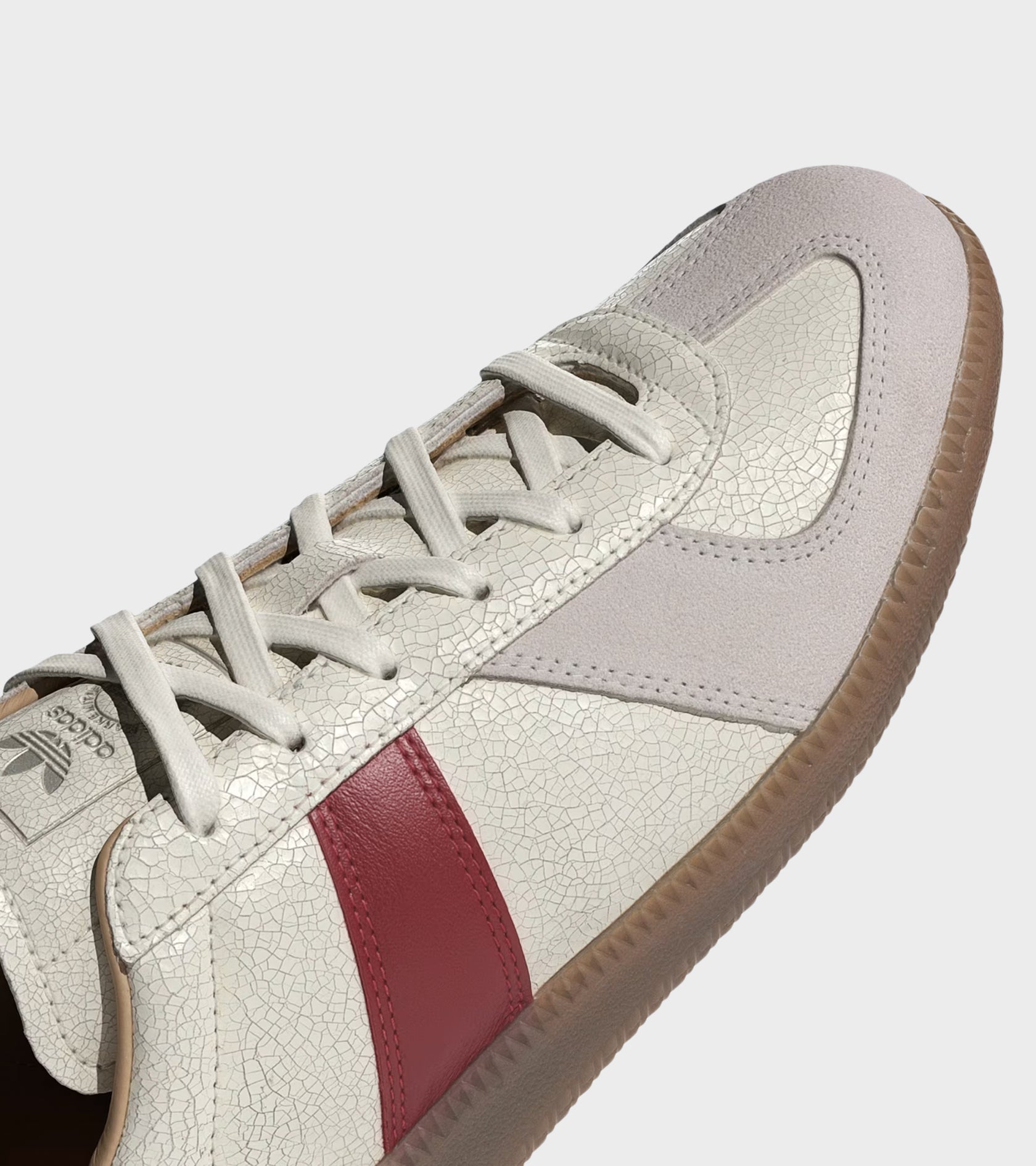 BW Army Core White/Team Victory Red