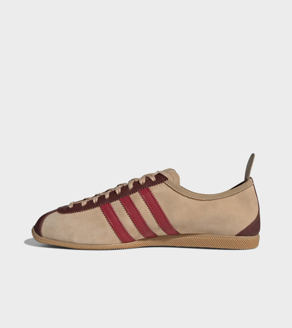 Japan Magic Beige/Team Victory Red/Gold Metallic