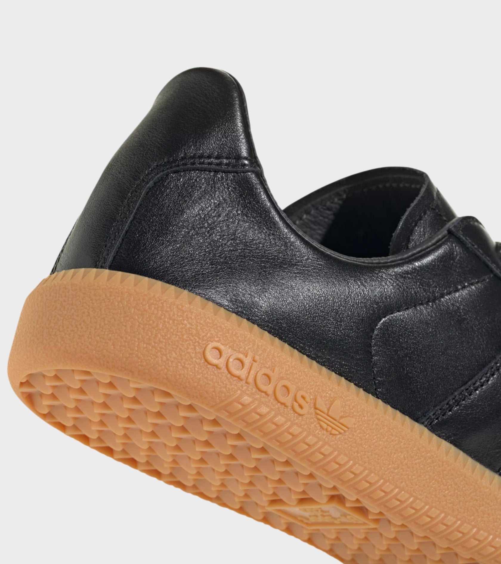 BW Army Decon Core Black/Core Black/Gum