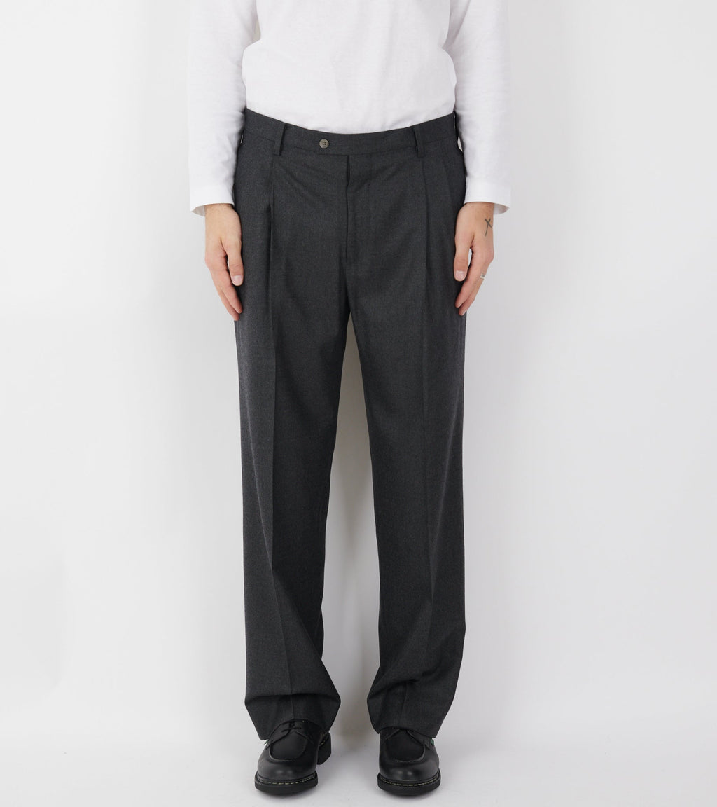 Super Light Wool Two-Tuck Slacks Top Charcoal