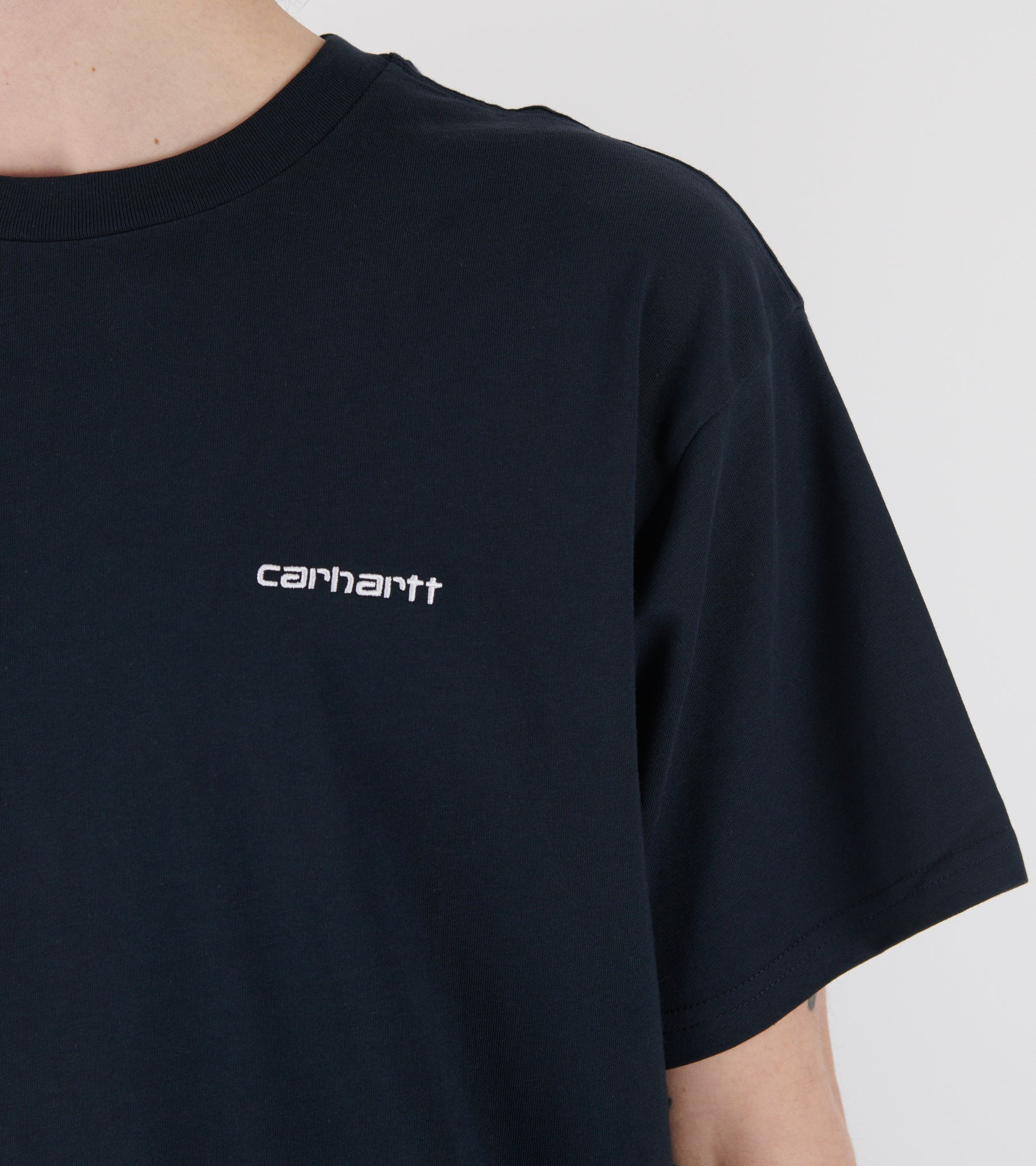 S/S Script Embroidery T-shirt Deep Night/White