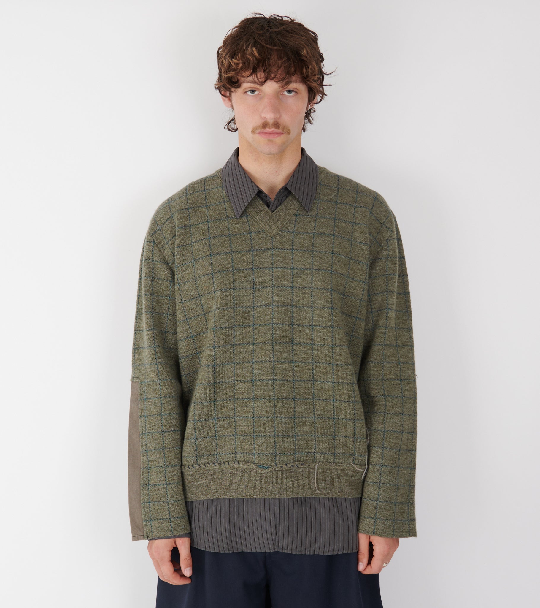 Wool V-neck Militery Green