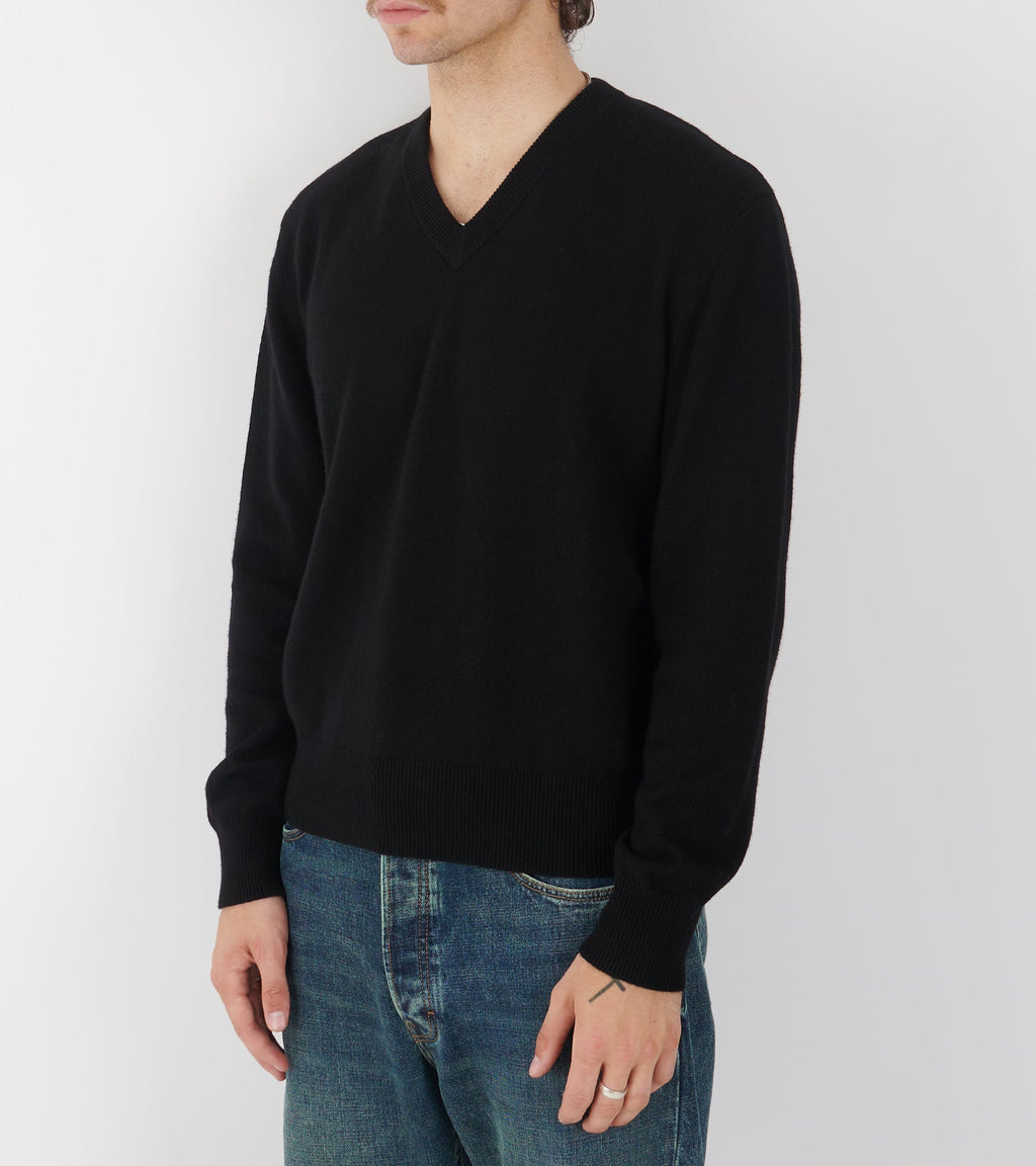 Moon Merino V Neck Black
