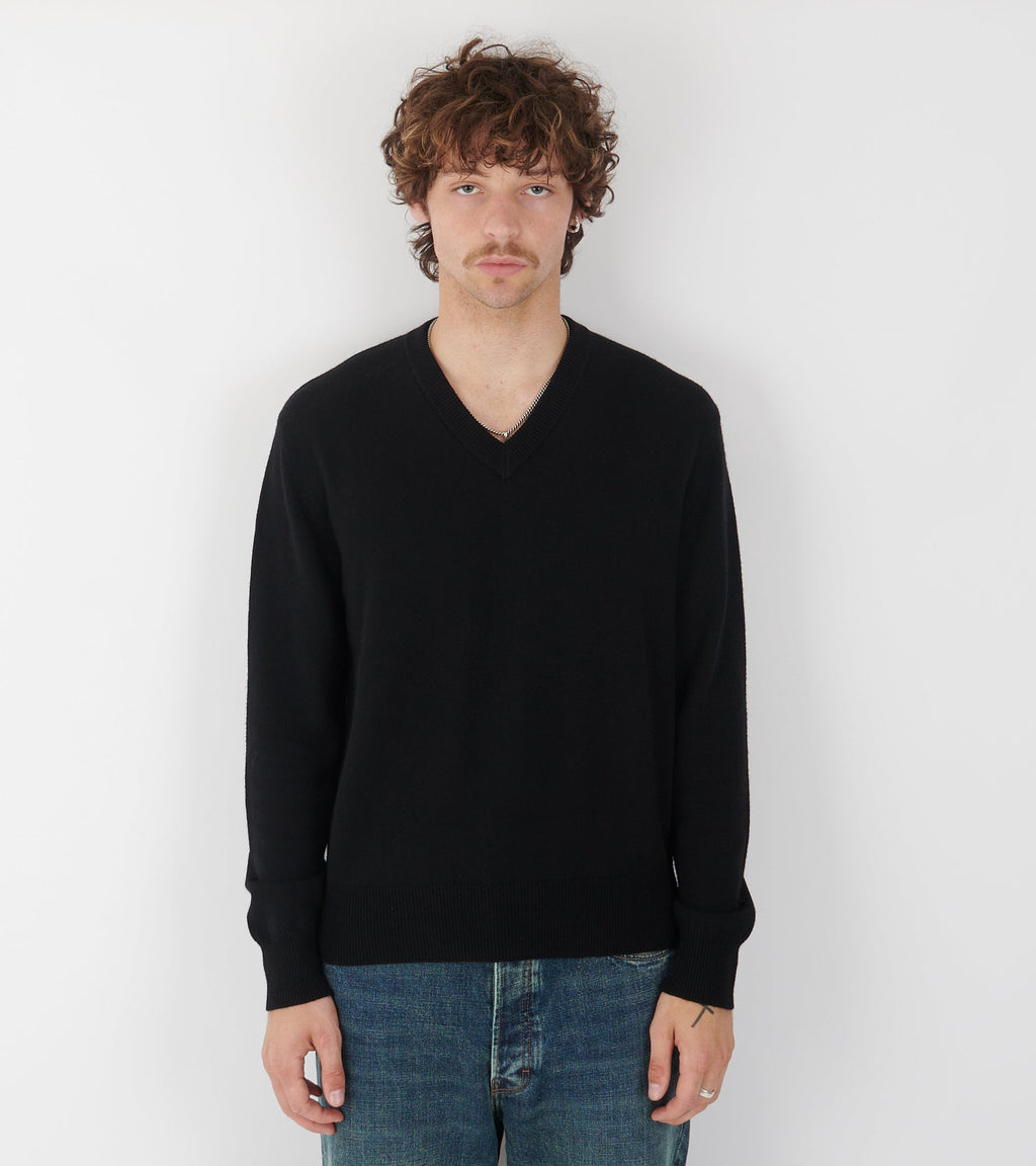 Moon Merino V Neck Black