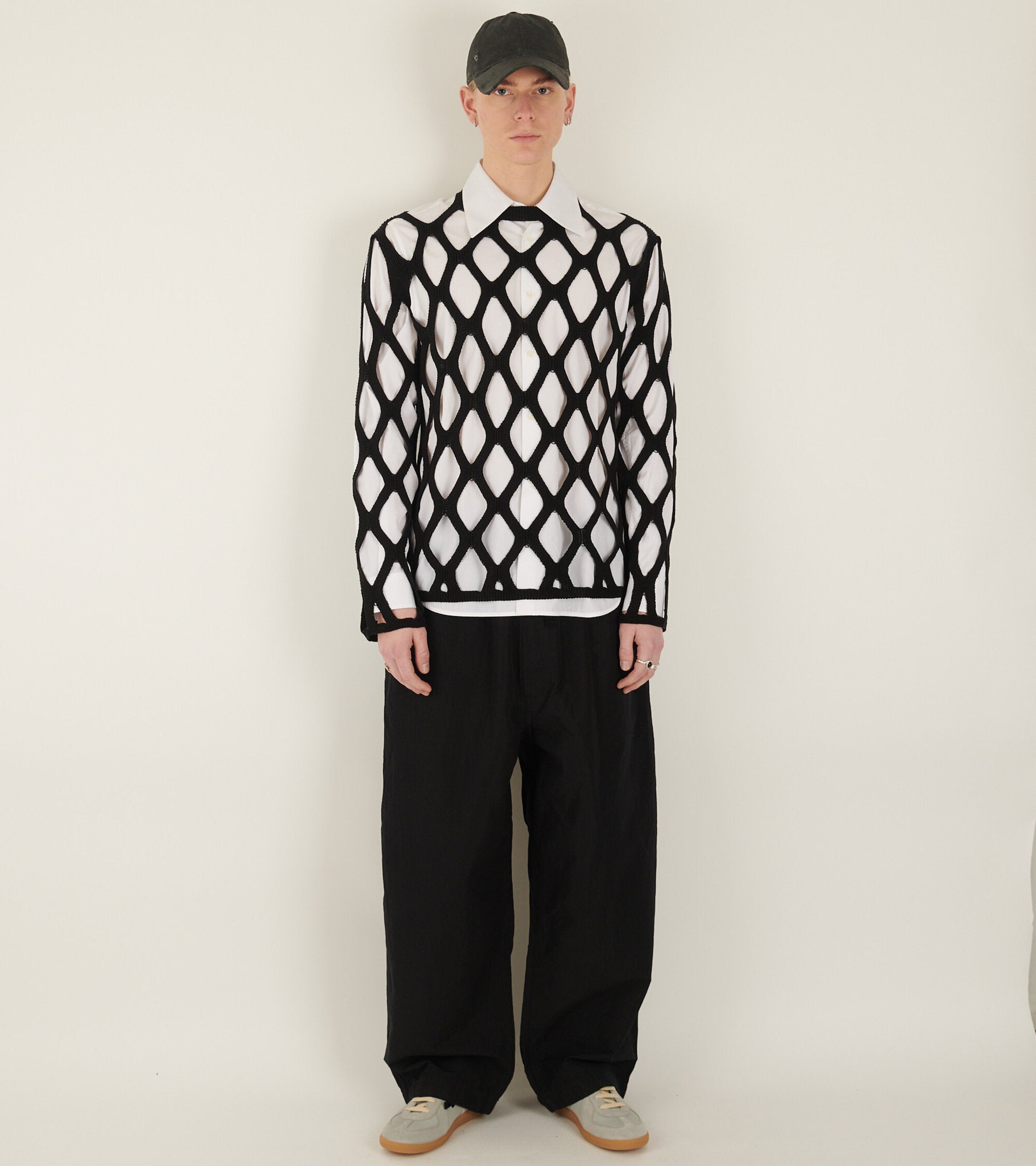 1M-N005-S24 Sweater Black